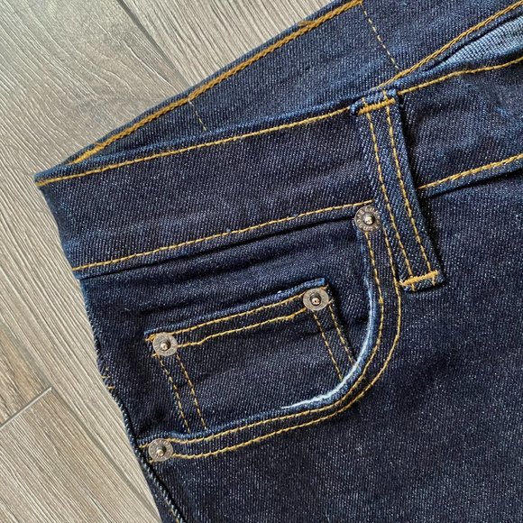 NWOT Relaxed Fit Dark Blue Jeans - Picture 4 of 9